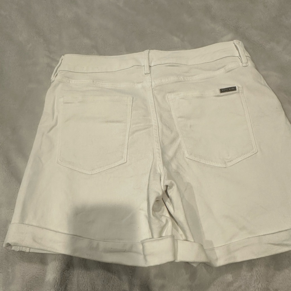 White House Black Market Cream Women's Shorts - Picture 2 of 8